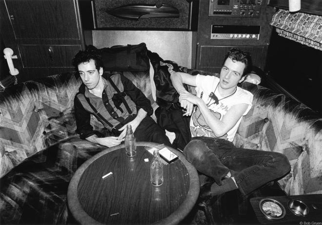 R-491_MickJones_JoeStrummer_1980_Gruen595